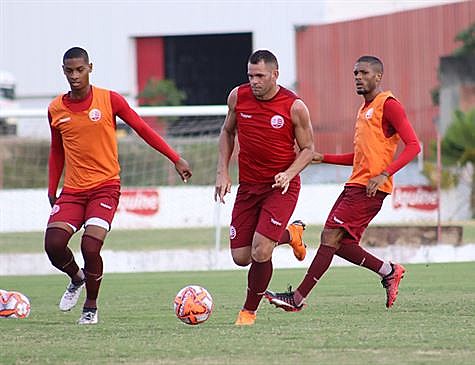Wallace e Jorge Henrique saíram mais cedo no último jogo