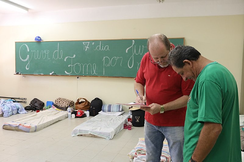 Greve de fome completa uma semana nesta segunda-feira (6)