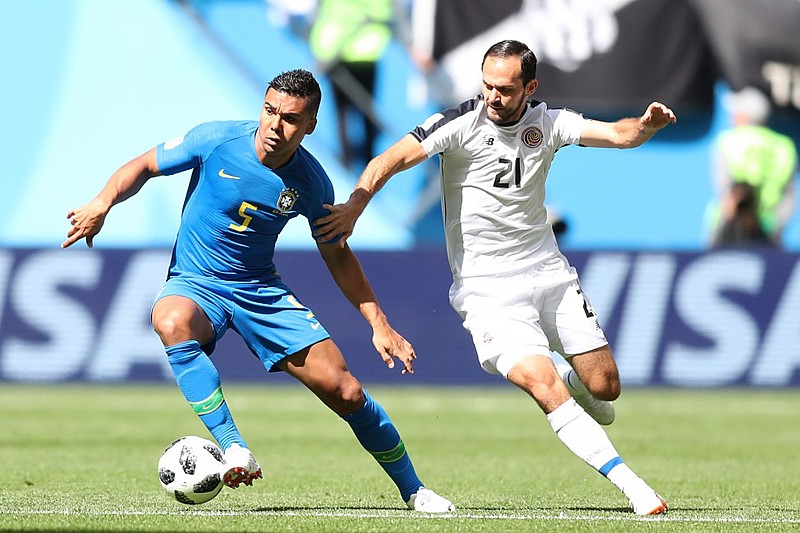 O time do Brasil enfrentou a retranca da Costa Rica e conseguiu uma vitória suada