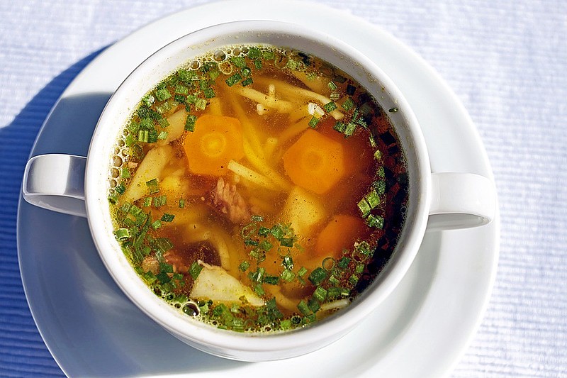 Uma sopa equilibrada deve conter carboidratos, proteínas e vegetais