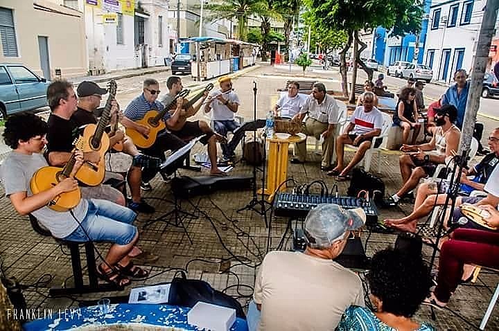 Choro do Caçuá ocorre sempre no segundo e último sábado de cada mês na praça Padre João Maria (Cidade Alta)