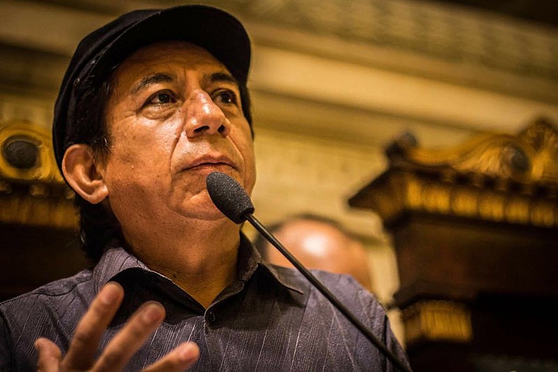 Para Oscar, as privatizações são iniciadas pelos mesmos em todas as partes do mundo: "as mesmas transnacionais e os mesmos bancos"