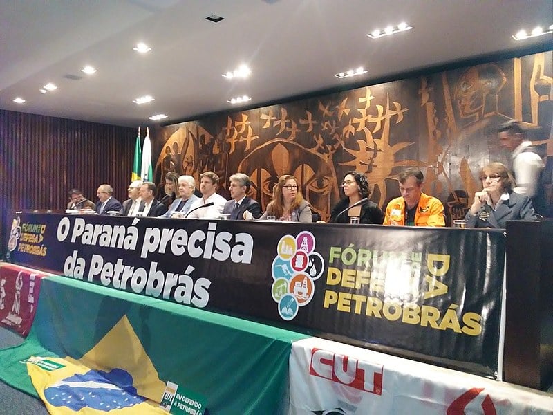 Um Comitê Permanente contra a privatização da Petrobrás foi criado ao final da audiência