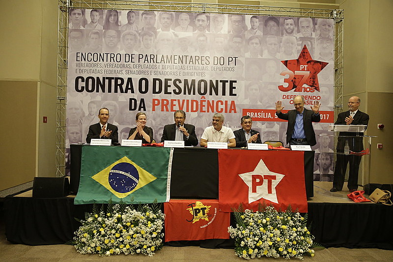 Líderes partidários apresentam programa durante seminário no Centro Internacional de Convenções do Brasil, na capital federal