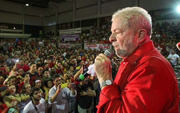 ‘É possível combater a corrupção sem quebrar empresas’, diz Lula