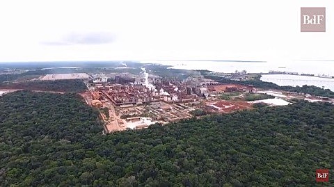 A exploração do minério de bauxita para produzir alumínio causou vários acidentes na região