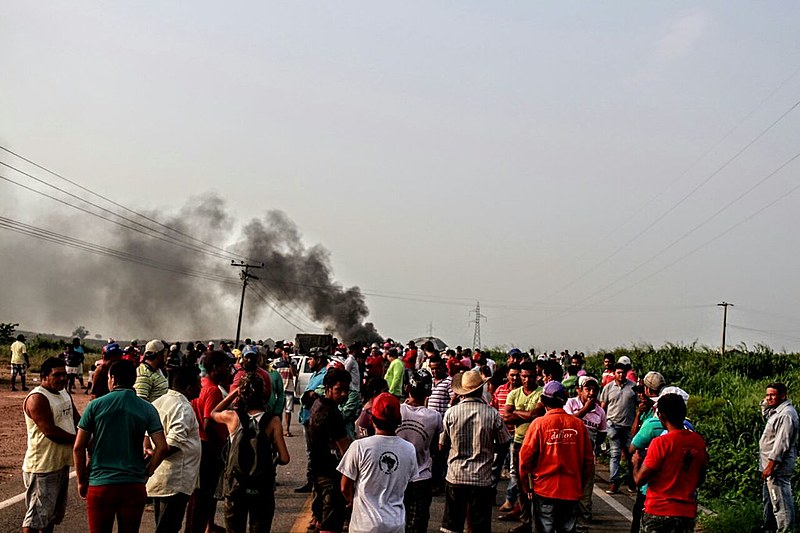 Manifestantes bloqueio da rodovia BR-155 em Marabá em protesto contra as ações de reitegração de posso