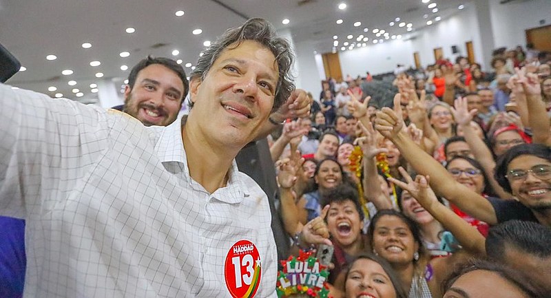 Fernando Haddad  durante ato de 39 anos do PT e por Lula Livre, na noite desta sexta-feira (15), em Fortaleza, Ceará.