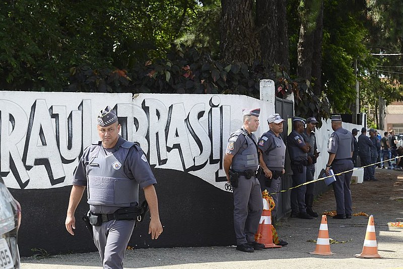 Militarização das escolas não é a solução para crimes como de Suzano, segundo especialistas