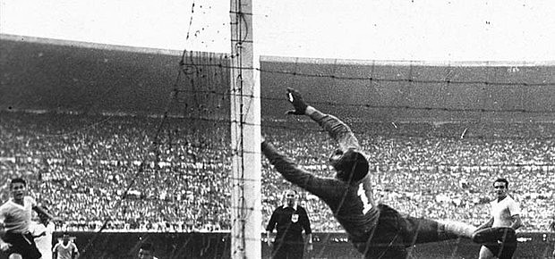 "O curioso em todo esse esquecimento é a diferença entre o peso que foi dado à derrota de 1950 para o Uruguai"