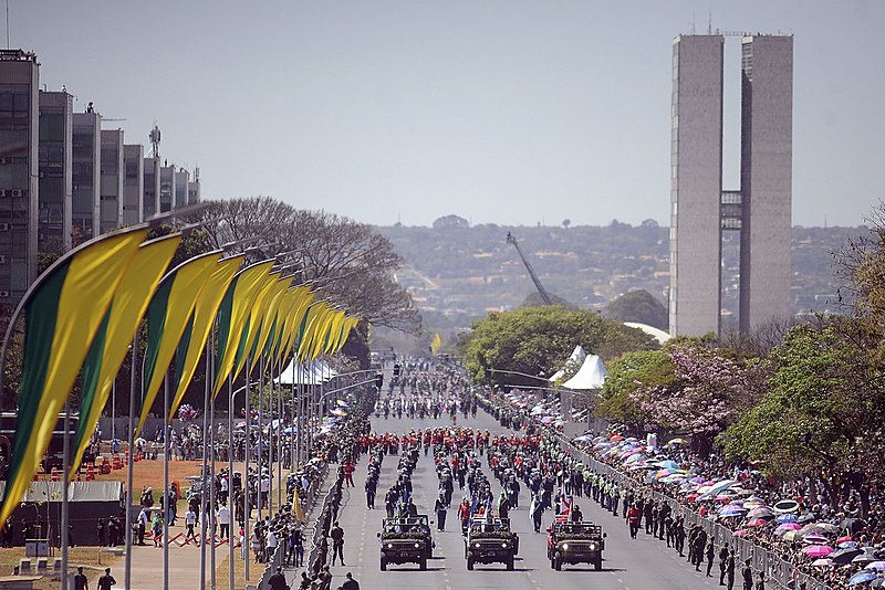 Desfile cívico e militar de 7 de setembro na Esplanada dos Ministérios