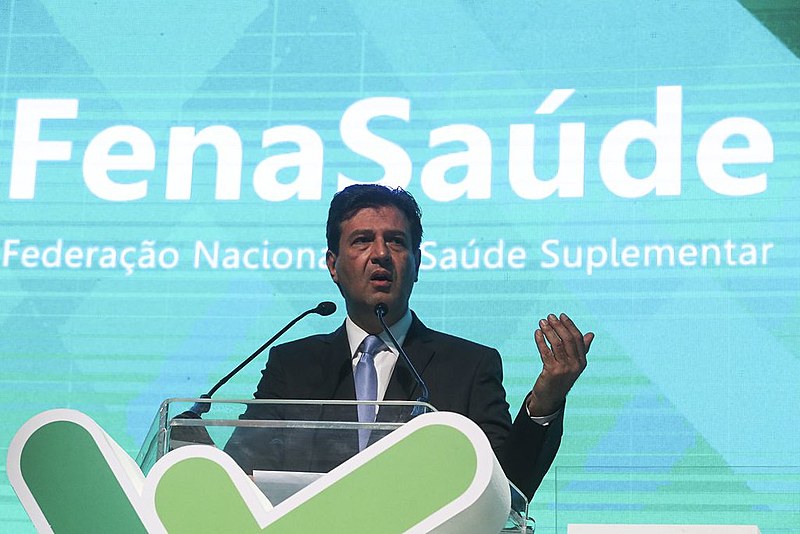 O ministro Mandetta durante evento dos operadores privados de saúde