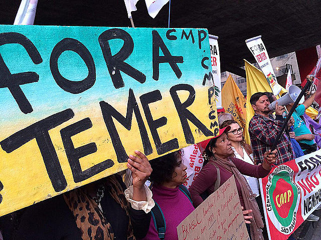 Protestas por la destitución del presidente no electo continúan aconteciendo en las calles de todo el país
