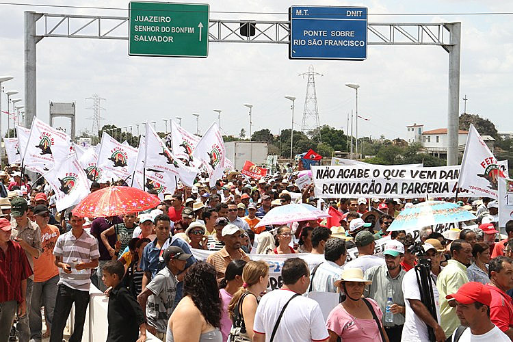 Em Petrolina (PE), cerca de 30 mil pessoas são esperadas para o ato "Semiárido pela Democracia"