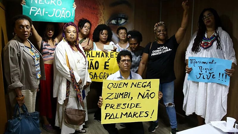 Manifestantes protestam contra nomeação de Sérgio Carmargo, que se define como “negro de direita” e contrário ao que chama de “vitimismo”