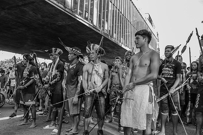 Indígenas se reúnem em ato na avenida Paulista, em São Paulo, para protestar contra o governo Bolsonaro