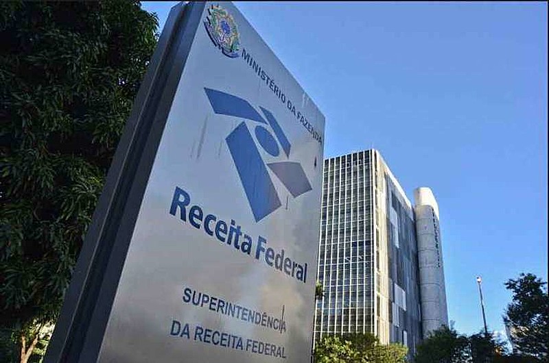 Crise entre Receita Federal e agentes públicos da cúpula do Judiciário, do Legislativo e do Executivo revela uma contradição