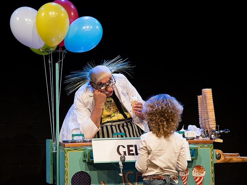 A programação contará com apresentações de espetáculos, performances, exibições de filmes e instalações artísticas
