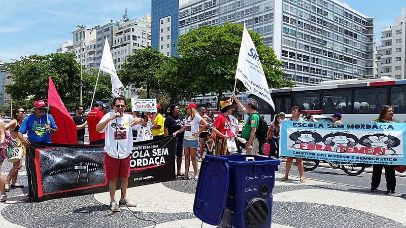 Lançamento da Frente Estadual Escola sem Mordaça, na Praia de Copacabana, neste sábado (15)