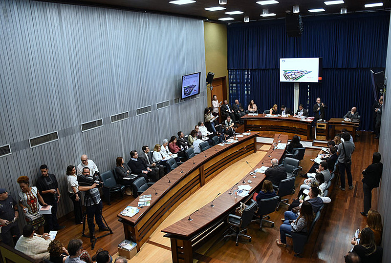 Para a oposição, "é uma CPI que tem uma opinião morta e insignificante"