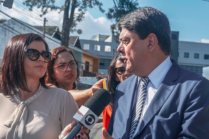Deputado Wadih Damous (PT-RJ) em entrevista logo após tentativa frustrada de visita a Lula (PT) em Curitiba