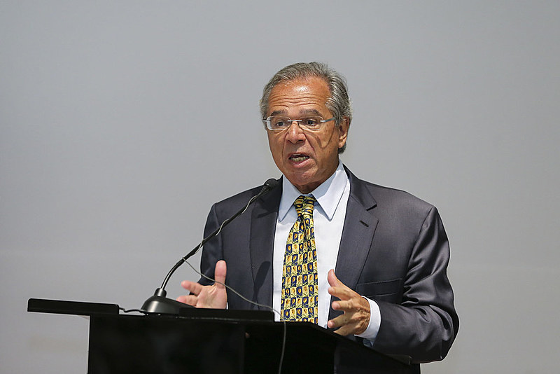 O ministro da Economia propõe uma reforma ultraliberal que aumentará o tempo de contribuição do trabalhador brasileiro
