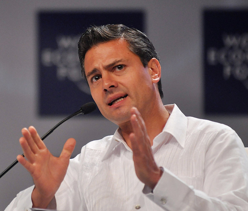 "Nesta manhã informamos à Casa Branca que não participarei da reunião de trabalho programada para a próxima terça-feira", disse Peña Nieto