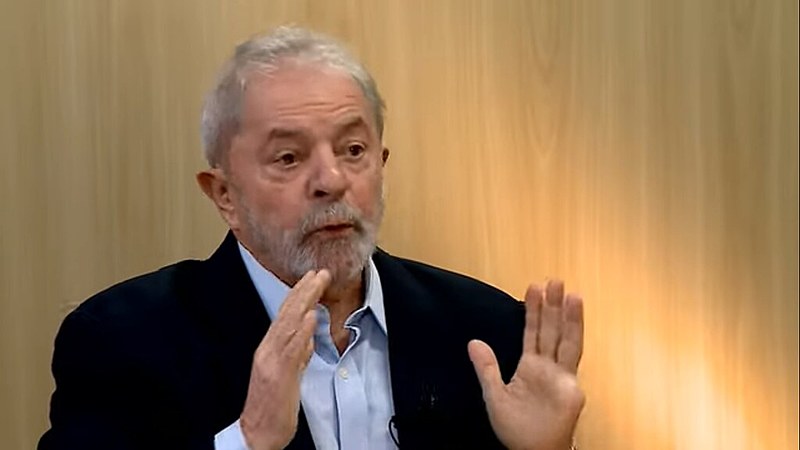 O ex-presidente Luiz Inácio Lula da Silva durante entrevista ao jornalista Alencar Kennedy