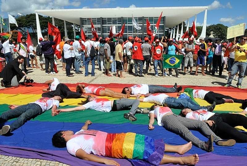 Movimentos da sociedade civil acreditam que medida pode ajudar a combater a LGBTfobia na sociedade brasileira