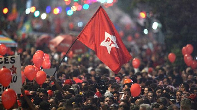 Vilma Reis ou Fabya Reis podem ser a primeira mulher negra candidata na capital baiana pelo Partido dos Trabalhadores