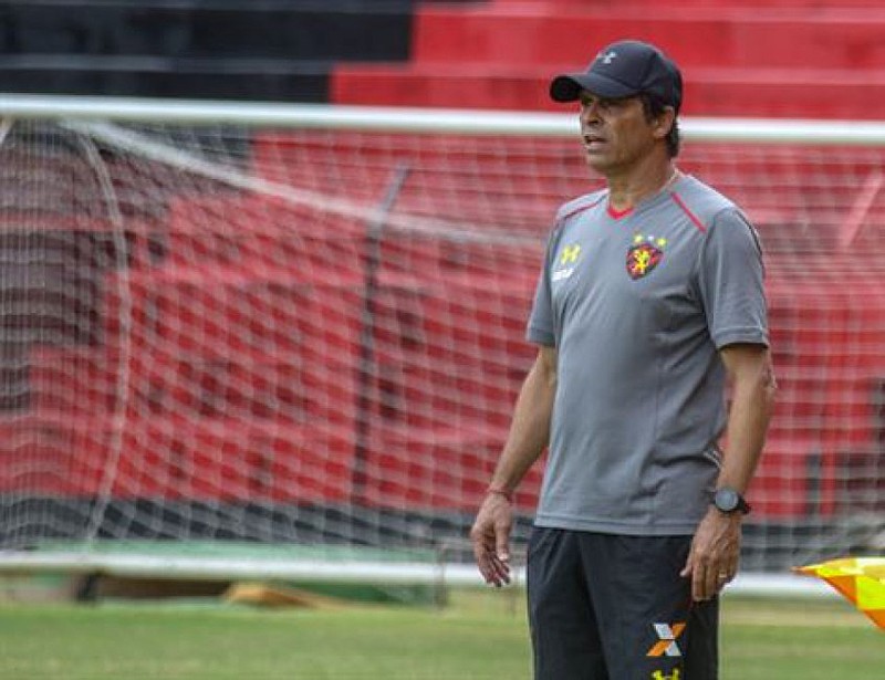 Milton Cruz deixou de ser técnico do Sport