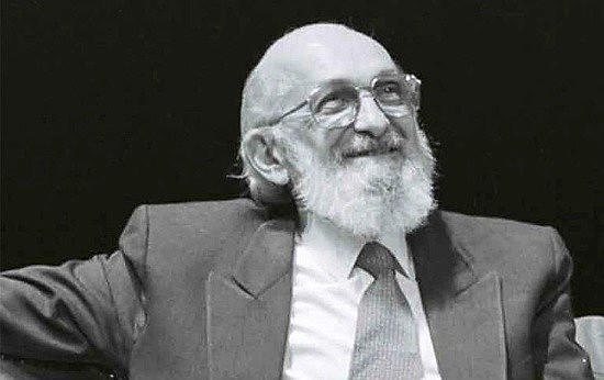 Premiado pela UNESCO por seu trabalho pela educação brasileira, Freire foi alçado a Patrono da Educação Brasileira em 2012.