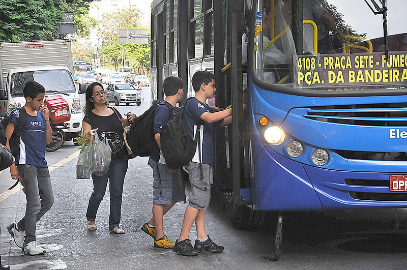 Pessoas que estudam em outras cidades não têm complementação no transporte metropolitano