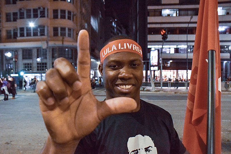 O "Boa noite, presidente Lula", na praça da República, no centro de São Paulo