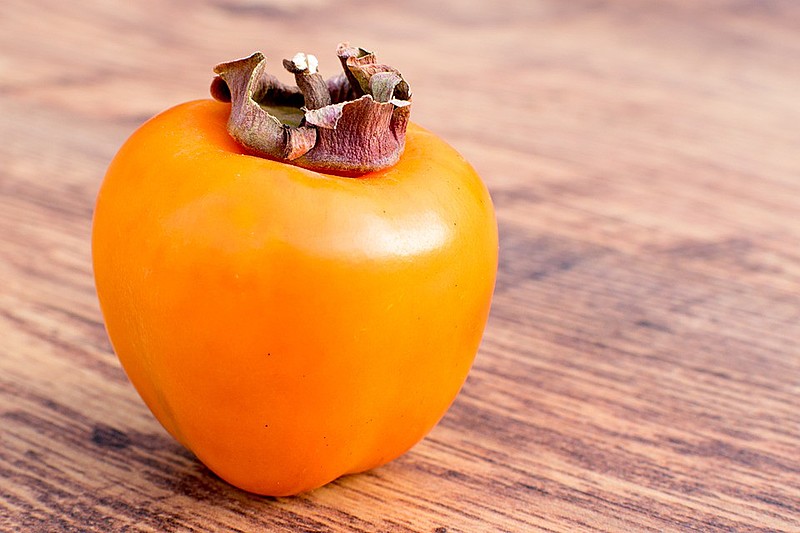 O caqui é uma fruta semelhante ao tomate, que pode fortalecer o sistema imunológico e melhorar a digestão.
