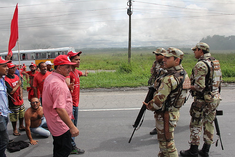 Manifestação dos trabalhadores e trabalhadoras foi reprimida pela Polícia Militar