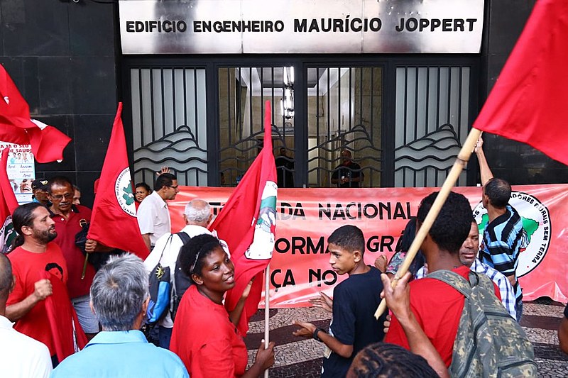 O ato marca o Dia Internacional da Luta pela Terra em memória aos 23 anos do Massacre de Eldorado dos Carajás