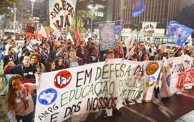 "A educação é um direito importante que possibilita a formação de pessoas com capacidade de leitura crítica do mundo em que vivemos"