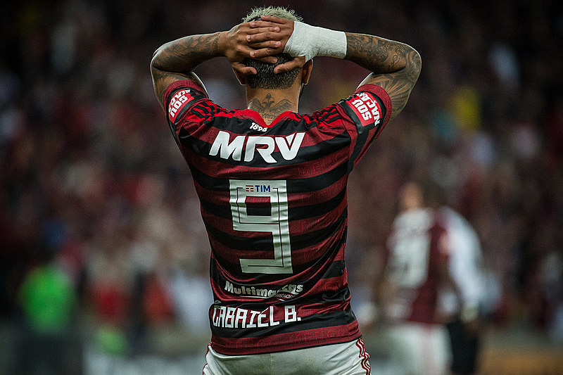 Flamengo desperdiçou três cobranças e viu o Athletico-PR ficar com a vaga nas semifinais da Copa do Brasil