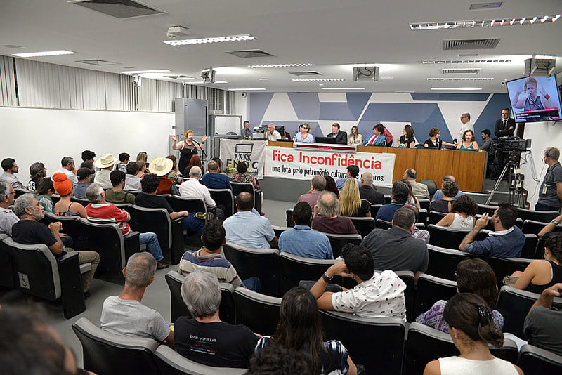 "Ao fim da audiência pública houve um recuo do Governo, que disse que não vai demitir os concursados e que manterá o AM funcionando"