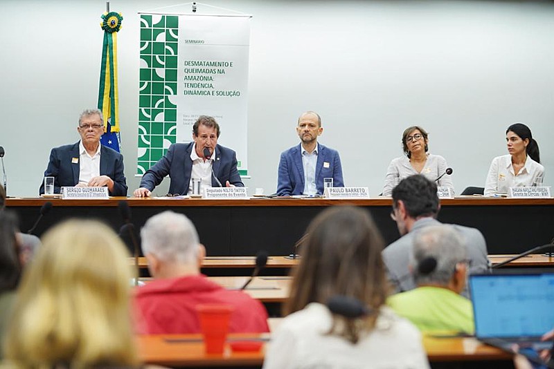 Seminário  "Desmatamento e Queimadas na Amazônia: Tendências,Dinâmicas e Soluções" reuniu parlamentares e especialistas