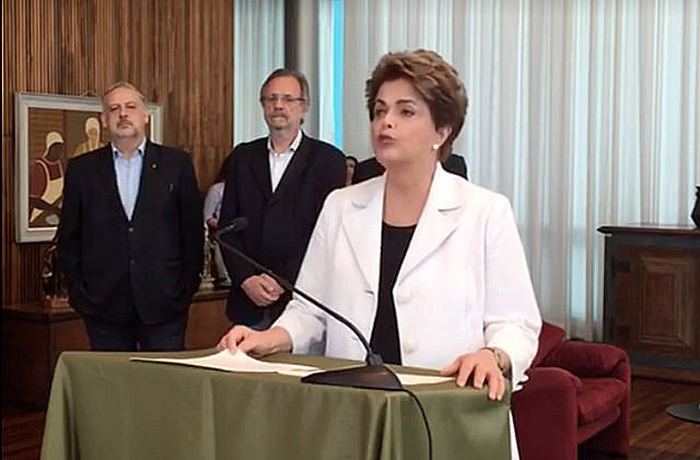 Dilma Rousseff durante el pronunciamento en la tarde del martes (16)