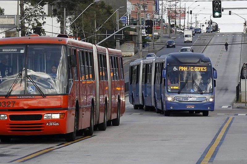 Entidades afirmam que resultado de anos de omissão é uma tarifa nas alturas e ônibus sucateados