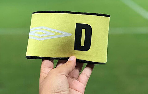 O “eterno capitão” ganhou uma faixa com a inicial “D”