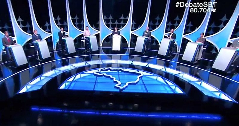 Candidatos se enfrentam no quinto debate presidencial, realizado em parceria entre o SBT, a Folha de S. Paulo e o UOL