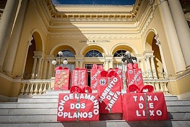 Parlamentares aprovaram em primeira discussão projeto que isenta a Taxa de Coleta de Lixo dos contribuintes inscrito na FAS