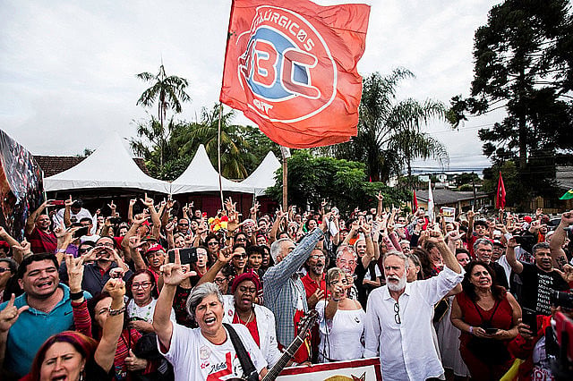 Free Lula Vigil was crowded with supporters of the Brazilian ex-president on Christmas eve