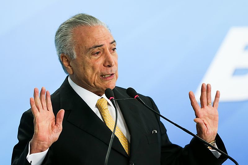 O aumento do salário destes servidores estava em um pacote de projetos de lei que previam reajustes para 16 categorias