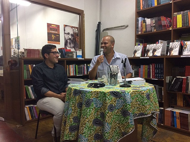 Os professores Gustavo Durão, da UFRRJ, e Muryatan Santana, da UFABC, conduziram o debate de lançamento
