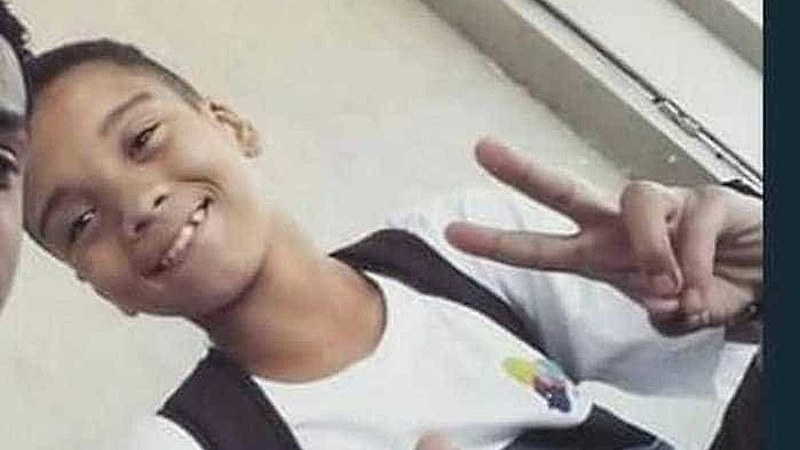 O estudante Marcus Vinicius da Silva, 14 anos, foi baleado e morto por um tiro nas costas.